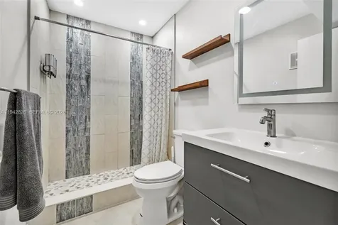 220 Lakeview Drive Weston FL 33326