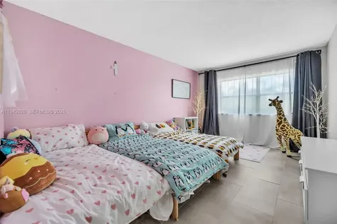 220 Lakeview Drive Weston FL 33326