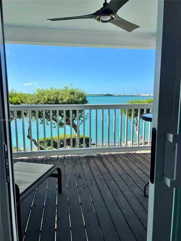 5017 Sunset Village Drive Duck FL 33050