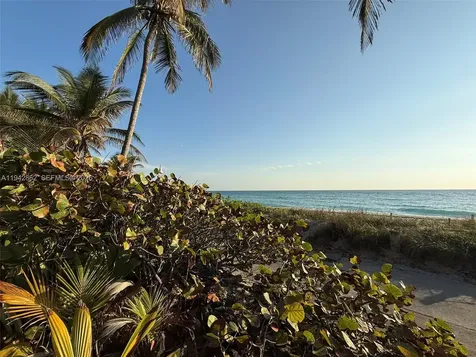 5784 N Surf Road Hollywood FL 33019