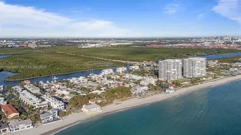 5784 N Surf Road Hollywood FL 33019