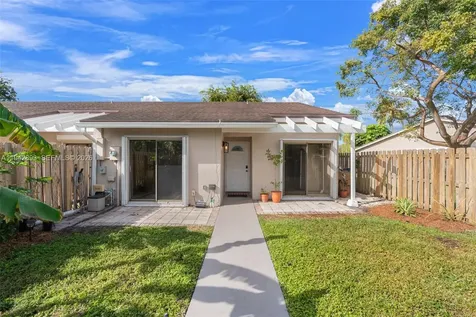 5149 E Lakes Drive Deerfield Beach FL 33064