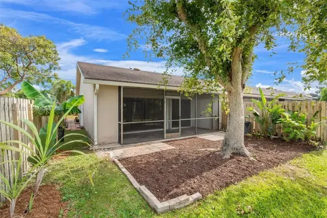 5149 E Lakes Drive Deerfield Beach FL 33064