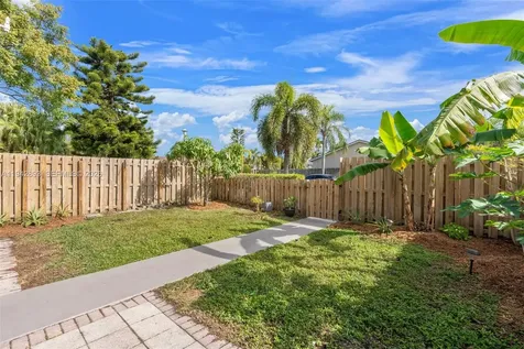 5149 E Lakes Drive Deerfield Beach FL 33064