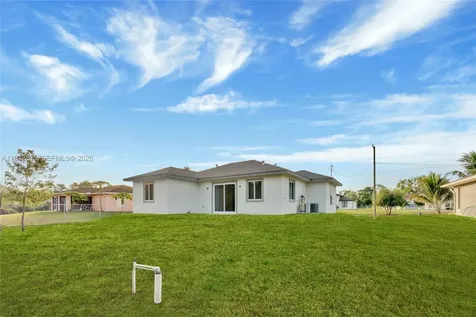 719 Little Rock E Lehigh Acres FL 33974