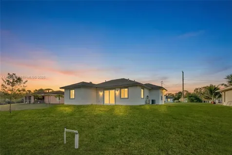 719 Little Rock E Lehigh Acres FL 33974