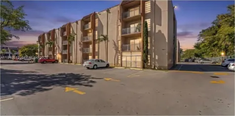4841 NW 7th Street Miami FL 33126
