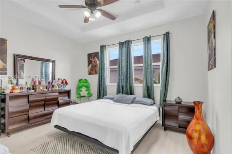 950 NE 42nd Place Homestead FL 33033