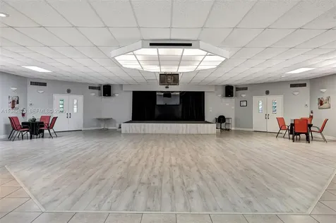 5000 NW 36th Street Lauderdale Lakes FL 33319