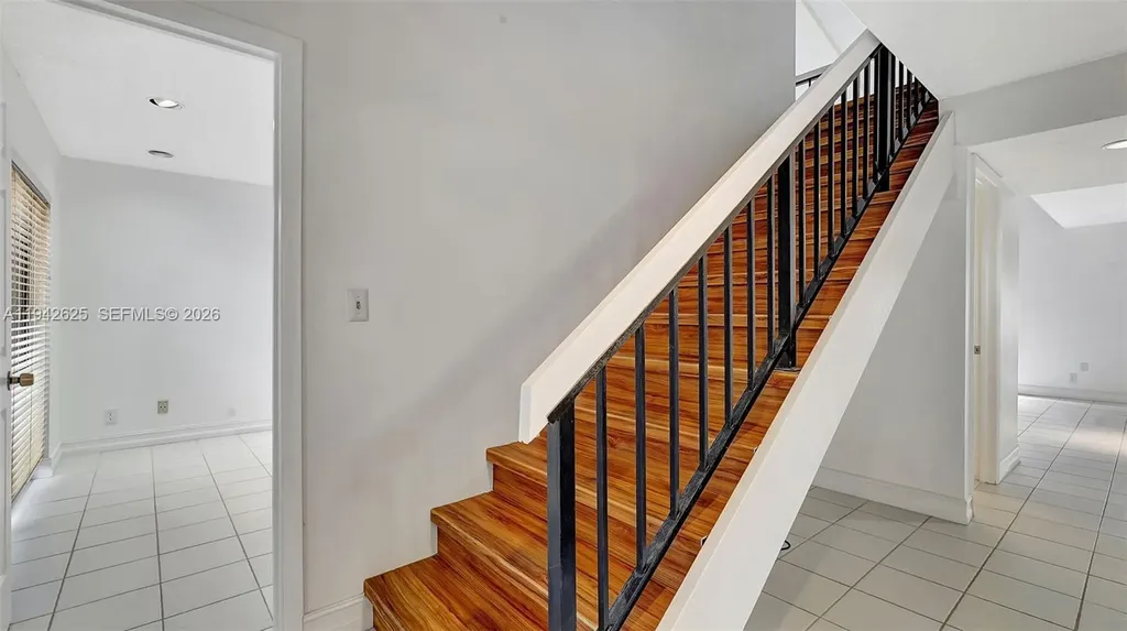 205 Dunwoody Lane Hollywood FL 33021