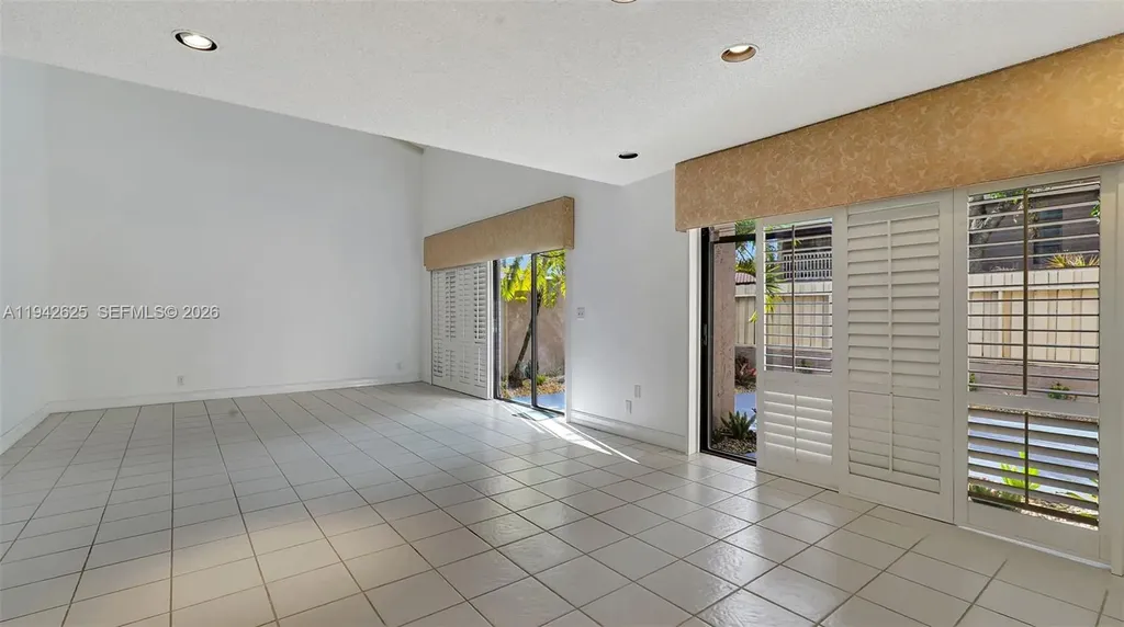 205 Dunwoody Lane Hollywood FL 33021