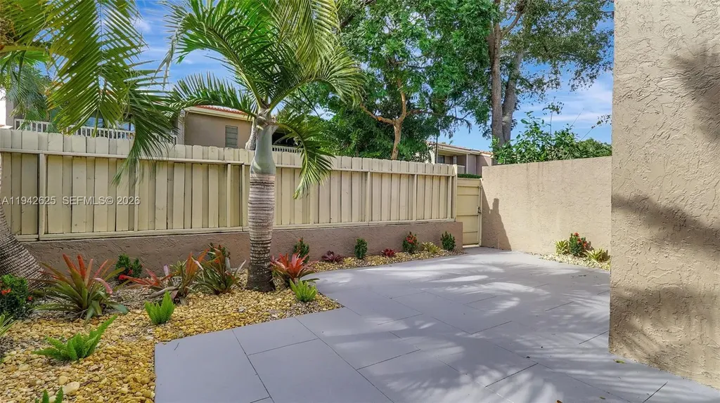 205 Dunwoody Lane Hollywood FL 33021