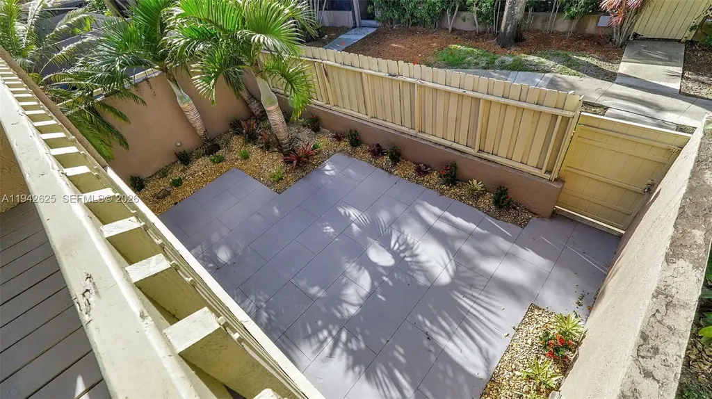 205 Dunwoody Lane Hollywood FL 33021