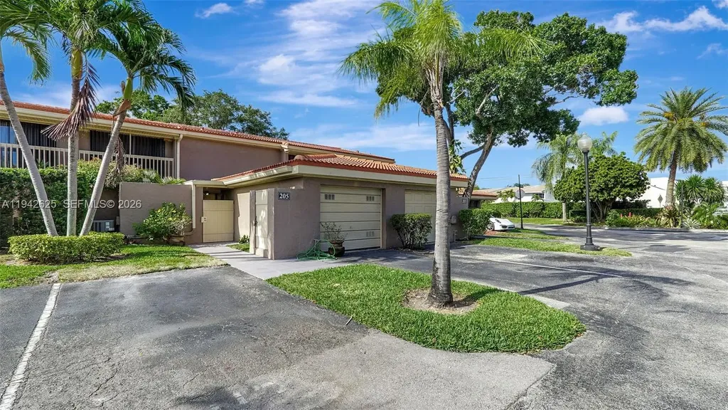 205 Dunwoody Lane Hollywood FL 33021