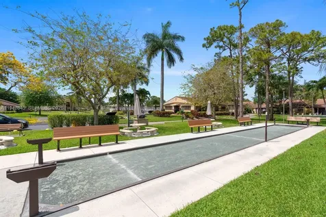 623 Sea Pine Way Green Acres FL 33415