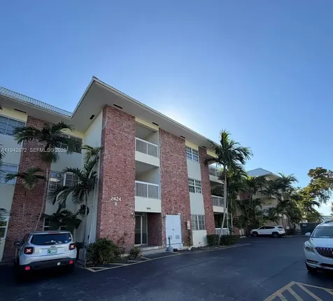 2424 SE 17th Causeway Fort Lauderdale FL 33316