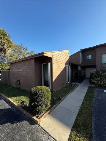 6190 Pine Tree Lane Tamarac FL 33319