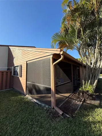 6190 Pine Tree Lane Tamarac FL 33319