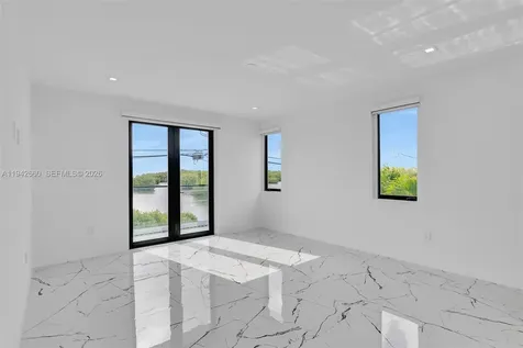 141 Grassy Road Key Largo FL 33037