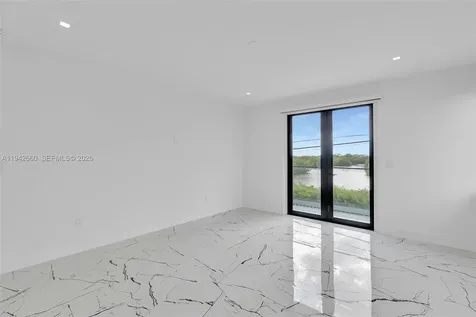 141 Grassy Road Key Largo FL 33037