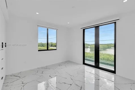 141 Grassy Road Key Largo FL 33037