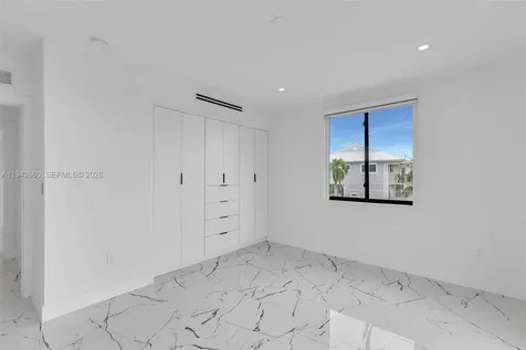 141 Grassy Road Key Largo FL 33037