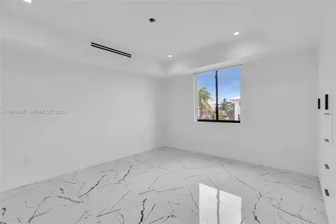 141 Grassy Road Key Largo FL 33037