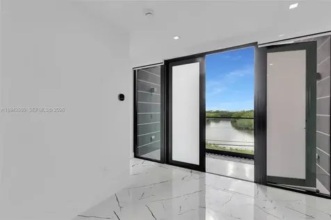 141 Grassy Road Key Largo FL 33037