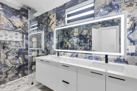 141 Grassy Road Key Largo FL 33037