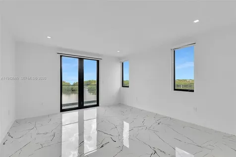 141 Grassy Road Key Largo FL 33037
