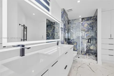 141 Grassy Road Key Largo FL 33037