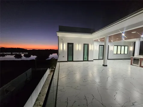141 Grassy Road Key Largo FL 33037