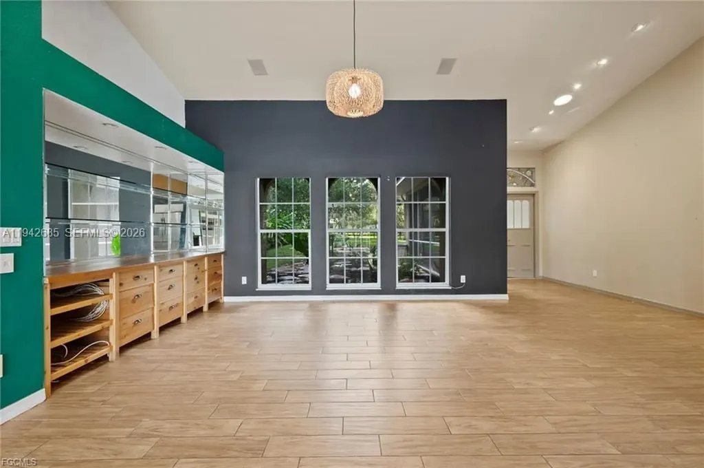 1981 Carbonata Drive Other City - In The State Of Florida FL 33920