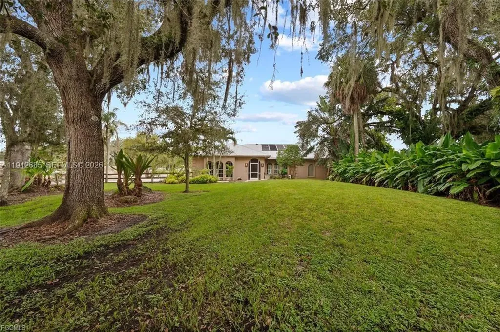 1981 Carbonata Drive Other City - In The State Of Florida FL 33920