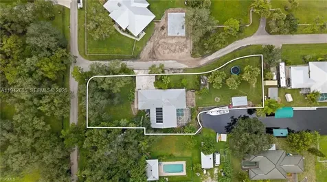 1981 Carbonata Drive Other City - In The State Of Florida FL 33920