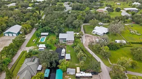 1981 Carbonata Drive Other City - In The State Of Florida FL 33920