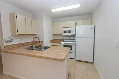 18328 NW 68th Avenue Hialeah FL 33015