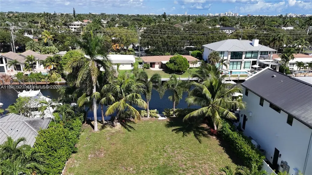 2511 NE 48th Court Lighthouse Point FL 33064
