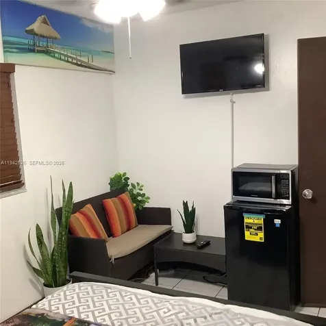 6706 Inwood North Lauderdale FL 33068