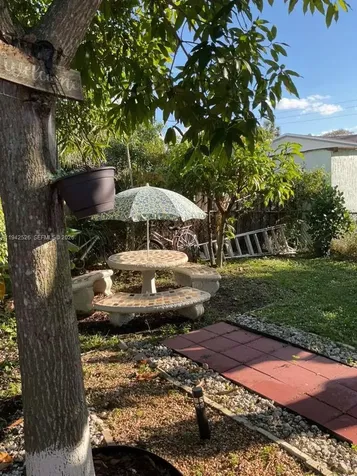 6706 Inwood North Lauderdale FL 33068
