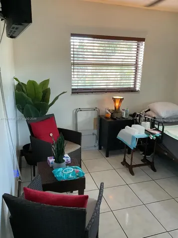 6706 Inwood North Lauderdale FL 33068