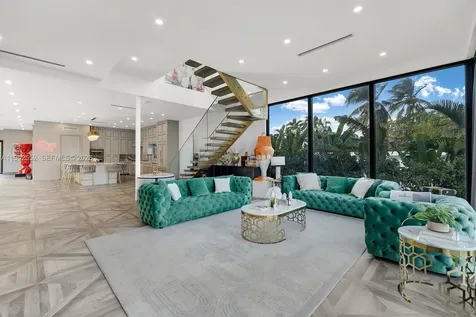 8005 Noremac Avenue Miami Beach FL 33141
