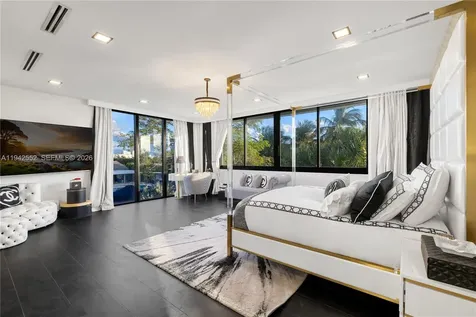 8005 Noremac Avenue Miami Beach FL 33141