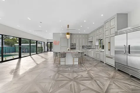 8005 Noremac Avenue Miami Beach FL 33141