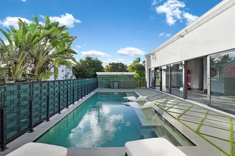 8005 Noremac Avenue Miami Beach FL 33141