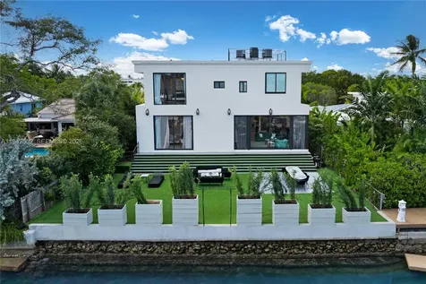 8005 Noremac Avenue Miami Beach FL 33141