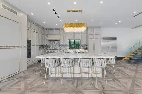 8005 Noremac Avenue Miami Beach FL 33141
