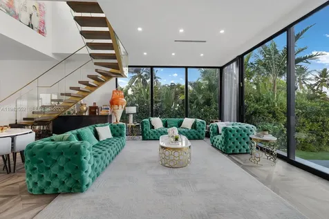 8005 Noremac Avenue Miami Beach FL 33141