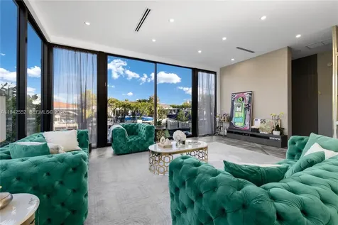 8005 Noremac Avenue Miami Beach FL 33141