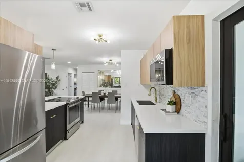 3958 NW 19th Avenue Oakland Park FL 33309